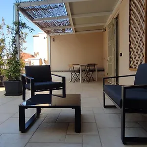 https://just-here-apartments-la-terrazza.barihotels.org