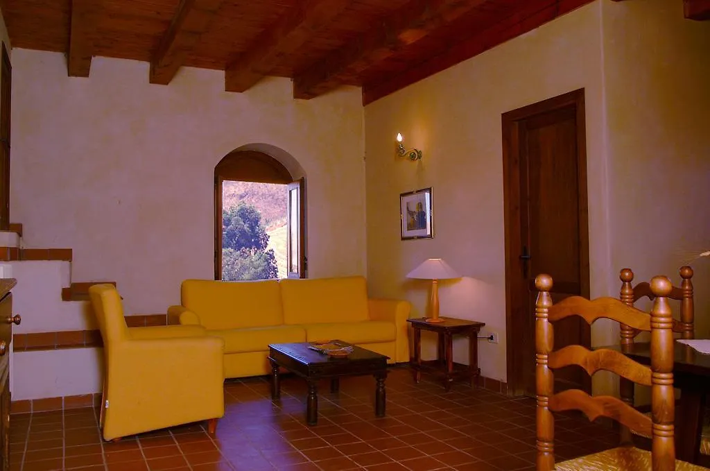Farm stay Agriturismo Monaco Di Mezzo Resuttano Italy