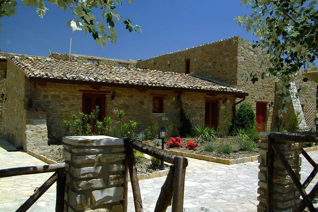 Farm stay Agriturismo Monaco Di Mezzo Resuttano