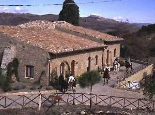 Farm stay Agriturismo Monaco Di Mezzo Resuttano Italy